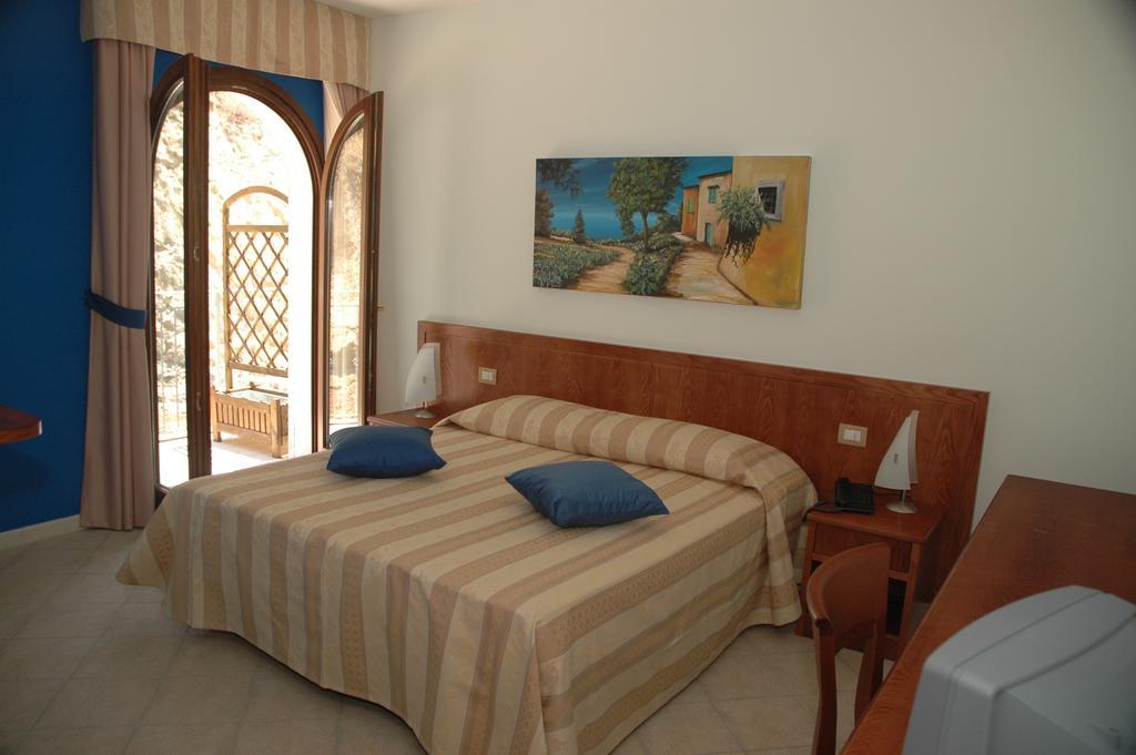Agriturismo L'Arca Di Anna Brambilla Belvedere Marittimo Ruang foto